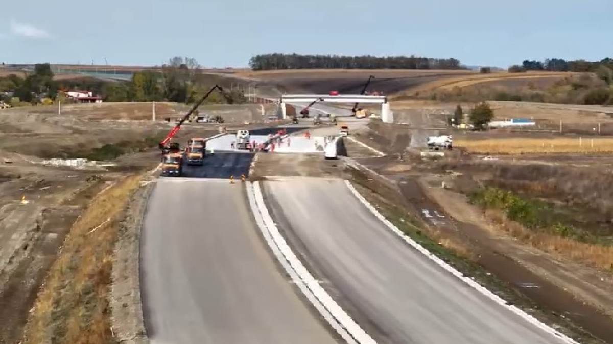 Finalizarea a două loturi din Autostrada A7 Bacău - Pașcani în 2026 depinde de fondurile de la buget: Avertismentul CNAIR