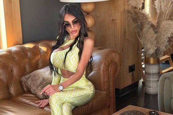 NAŠA STARLETA DALA ĆERKI ISTO IME KAO SVOJE! Sad pokazala koliko je porasla: Vozi barbi bickli, a u korpi drži psa - prizor sve oduševio