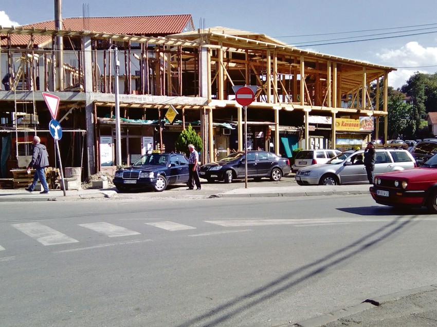  BAŠ GA BRIGA: Bespravna Zukorlićeva gradnja u centru Pazara