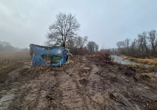 Wojsko umacniało granicę, a zdewastowało przyrodę. 'Wyrzucanie pieniędzy w błoto'