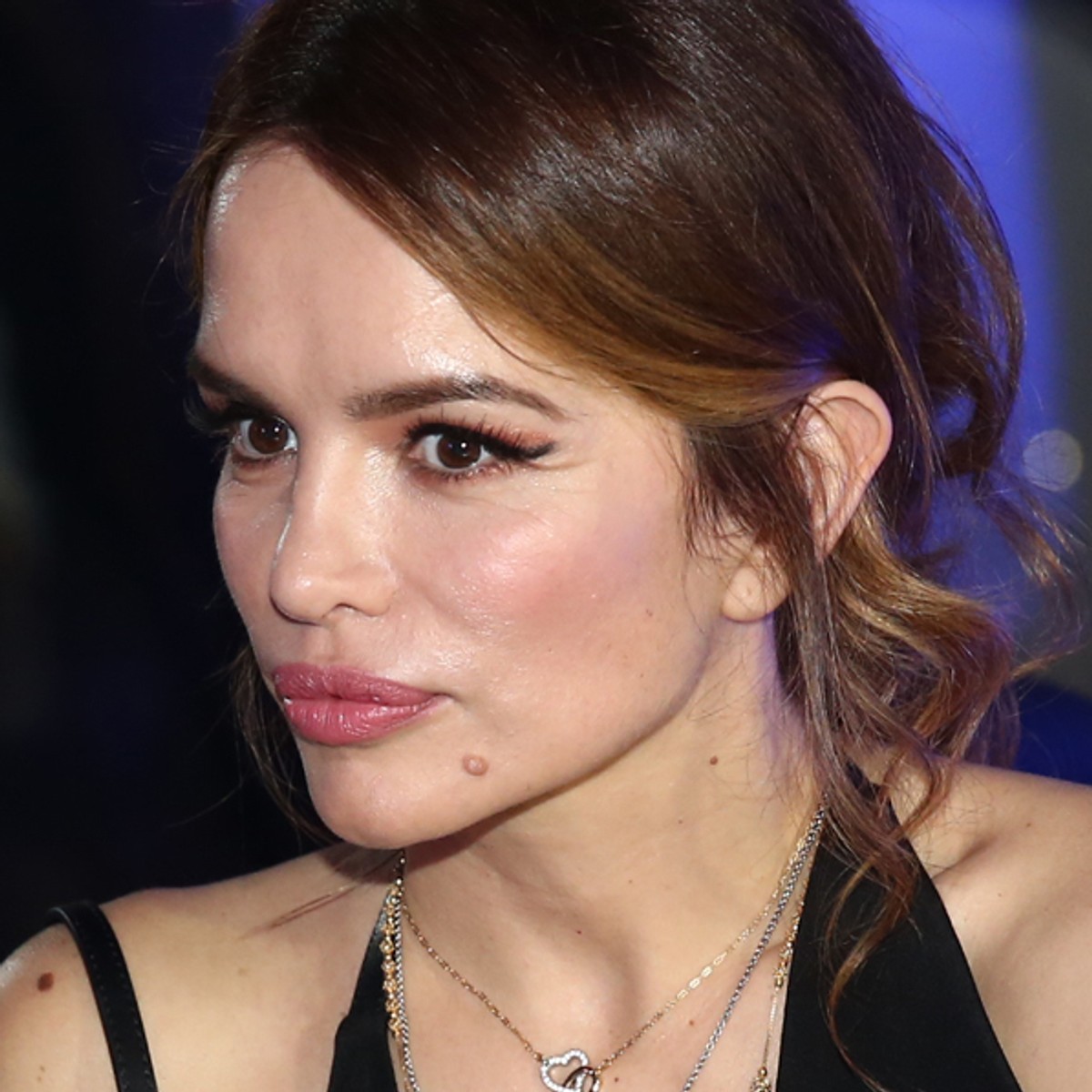 Porno sikilgan xolani hojatxonada