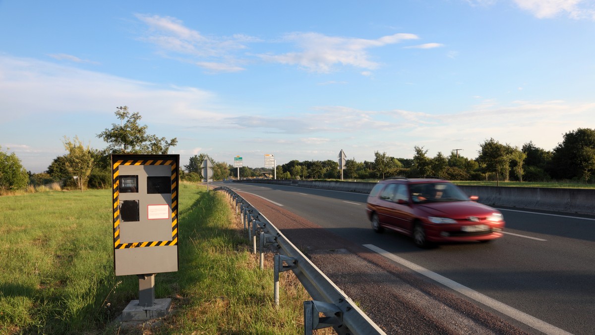 Anders Wikloef, prowadząc samochód na Wyspach Alandzkich, przekroczył prędkość o 21 km/h. W rezultacie otrzymał mandat w wysokości... 63 tys. euro - podaje RMF 24.