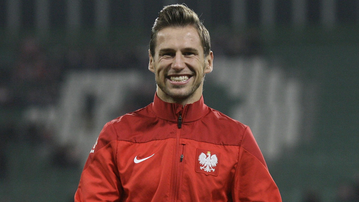 Na poniedziałkowym treningu reprezentacji Polski Grzegorz Krychowiak ćwiczył indywidualnie. Pomocnik Sevilla FC w finale Ligi Europy nabawił się kontuzji uda. Asystent selekcjonera reprezentacji Polski Bogdan Zając powiedział na konferencji prasowej, że 25-letni zawodnik powróci dzisiaj do zajęć z resztą drużyny.