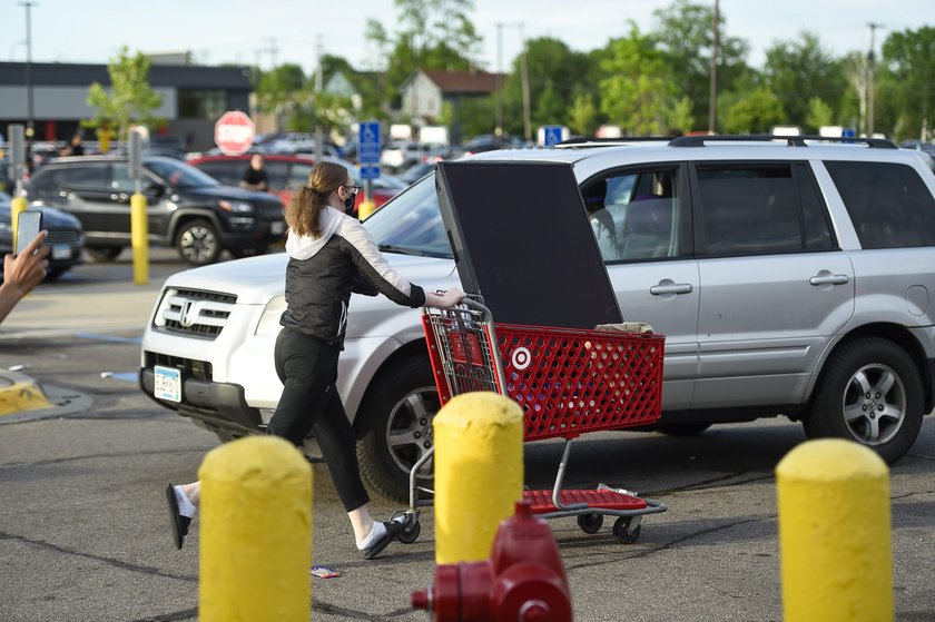 Minneapolis: zamieści po śmierci czarnoskórego Georgea Floyda