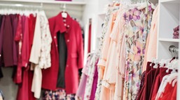 gdzie kupować ubrania damskie online – sprawdzone sklepy internetowe