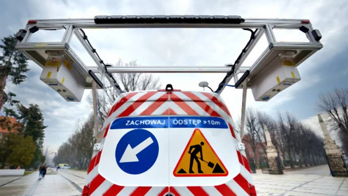 Politechnika Gdańska ma nowy samochód. Pomoże w utrzymaniu dróg