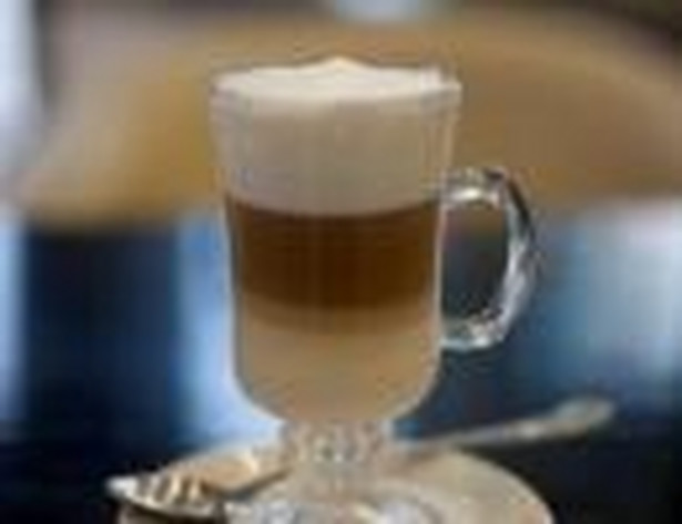 Na rynku kawy mamy prawdziwy przełom w postaci galopującego wzrostu sprzedaży kapsułek z kawą: pojedynczych hermetycznie zamkniętych porcji kawy do ekspresów ciśnieniowych, informuje "Puls Biznesu".