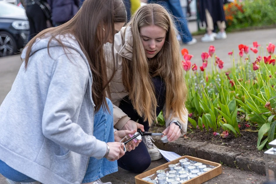 Ameli Meken, sestra Medlin Meken na 16. godišnjici njenog nestanka