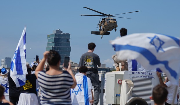 Doček oslobođenih izraelskih talaca iz Gaze u Petah Tikvi 13. oktobra