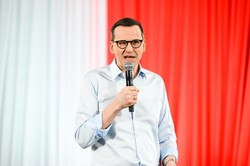 Tajemnicze słowa Morawieckiego. "Nasz minister niebawem ujawni dokumenty..."