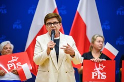 Szydło ogłasza nowe pytanie referendalne. "Tusk Platforma mówi wiele o kobietach..."