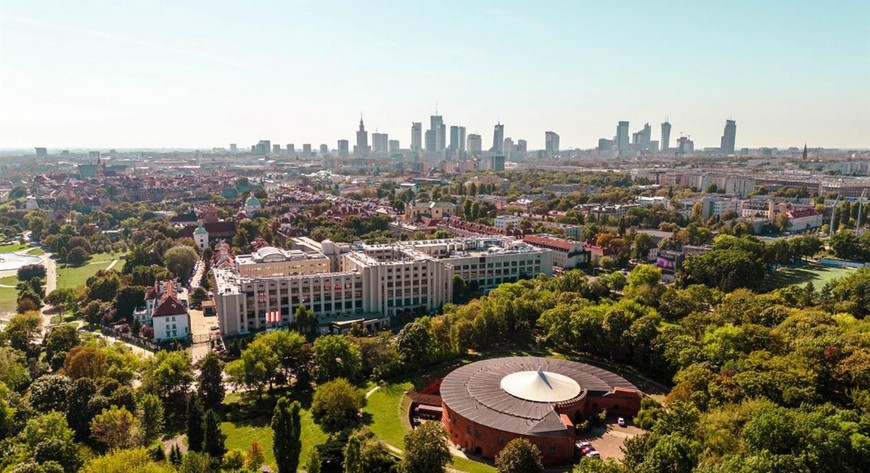 Piąte miejsce Warszawy w rankingu The Greenest Cities in Europe 2025 to dowód na to, że stolica staje się coraz bardziej przyjaznym miejscem do życia, zarówno dla mieszkańców, jak i turystów.