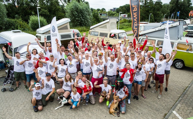 Polscy fani volkswagena T na Bulli Summer Festival w Wolfsburgu