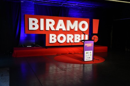Atmosfera u štabu koalicije "Biramo borbu" 