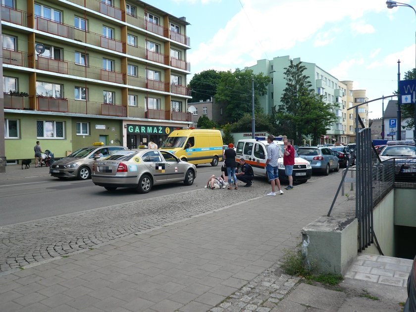 Kobieta potrącona przez taksówkę w Łodzi