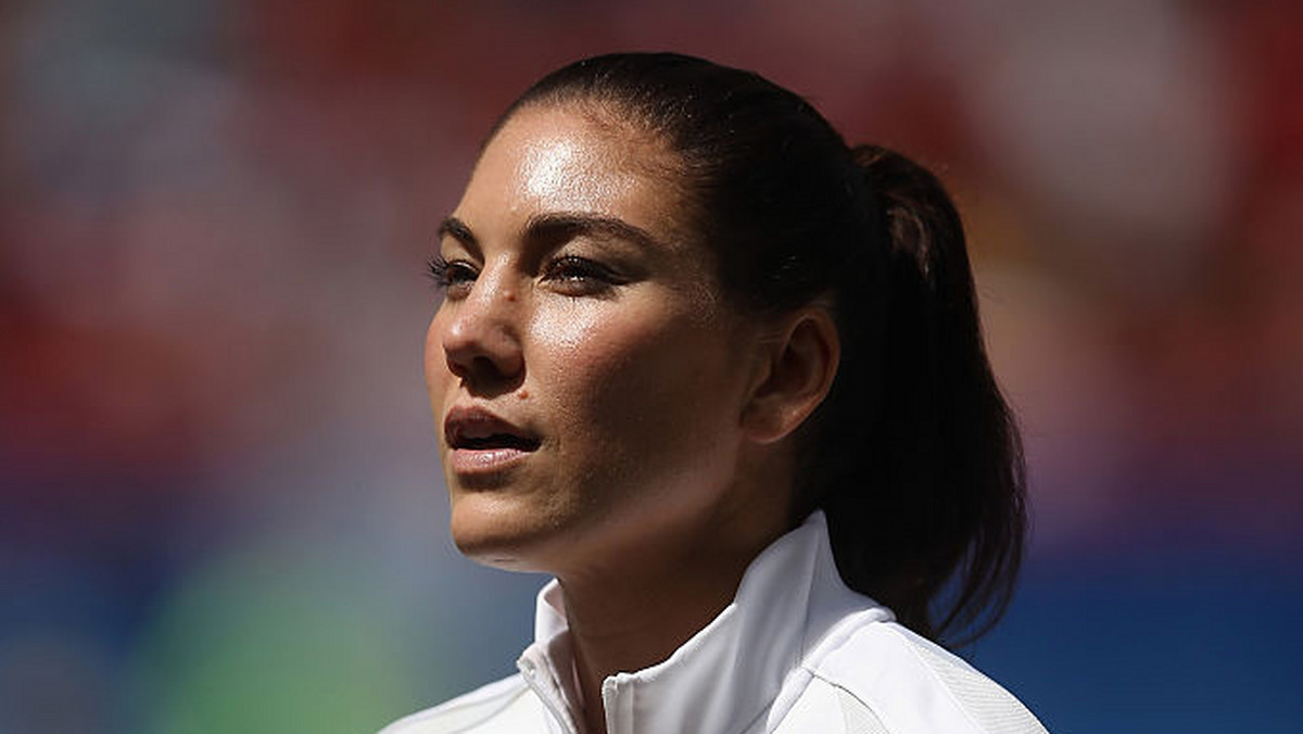 Po tym, jak amerykańska federacja zawiesiła Hope Solo na sześć miesięcy za jej zachowanie po przegranym meczu ćwierćfinałowym w igrzyskach olimpijskich w Rio, bardzo szybko doczekaliśmy się reakcji samej zawodniczki. Na swoim profilu na Twitterze bramkarka wydała oświadczenie komentujące całą sytuację.