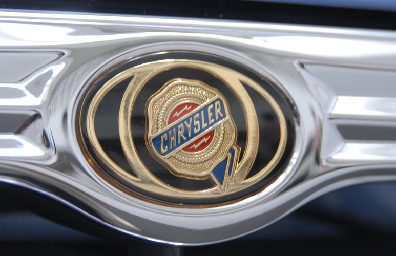 <b>Chrystler - na każdym aucie firma zarabia średnio 1579 euro</b>
<br>
<br>
Jeszcze przed czterema laty Chrysler był na skraju bankructwa. Miliardowe kredyty uratowały amerykańskie przedsiębiorstwo, które powoli wychodzi na prostą. Na jednym samochodzie ta marka zarabia 1579 euro.