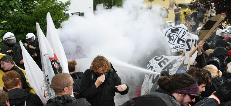 Walki z policją, koktajle mołotowa, kamienie... Skrajna lewica protestuje przeciw szczytowi G7