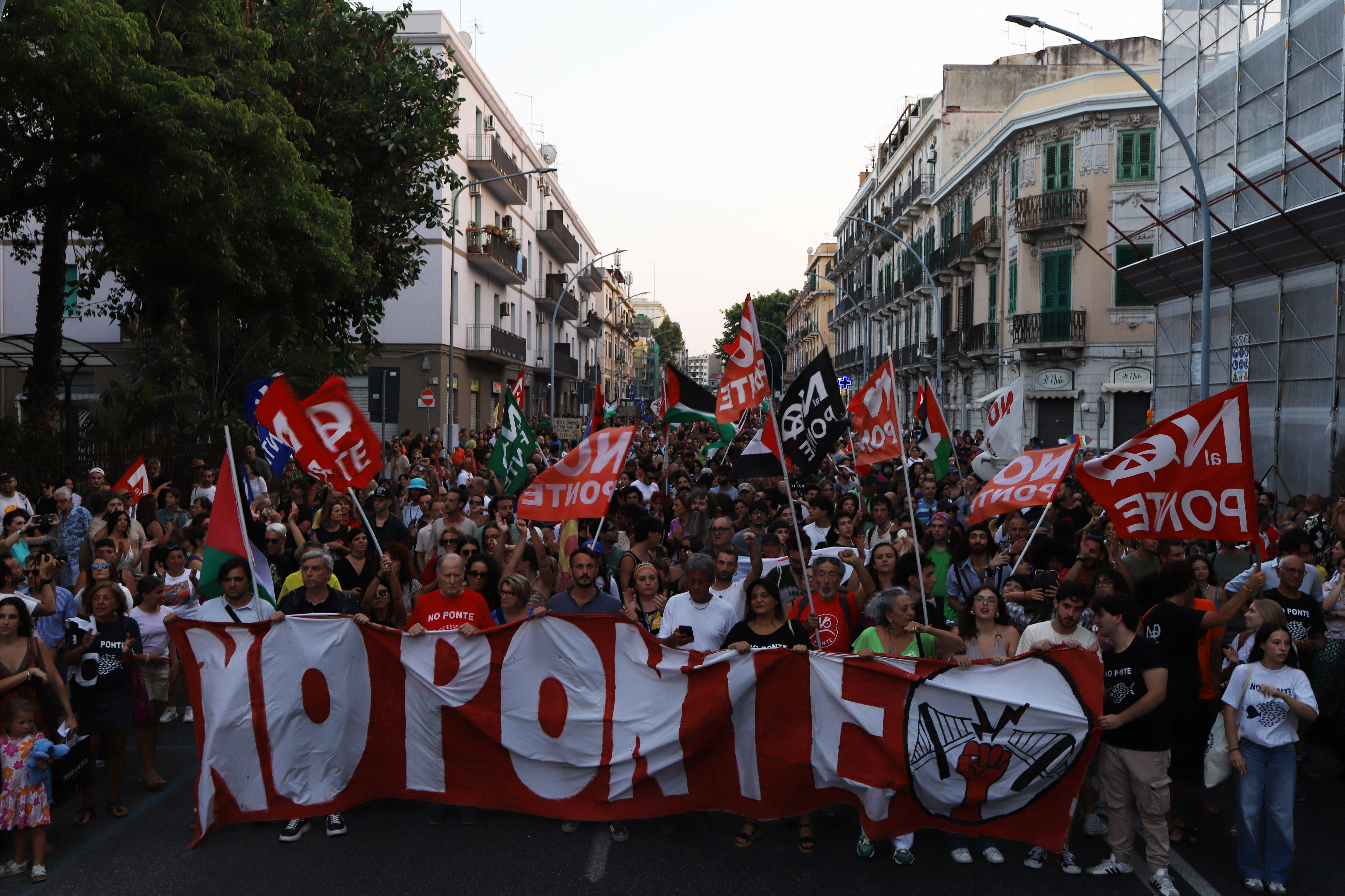 La Corte dei Conti blocca il Ponte sullo Stretto - costi a 13,5 miliardi