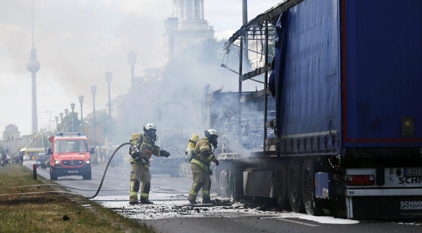 Eksplozja na ulicy. Ciężarówka stanęła w ogniu 