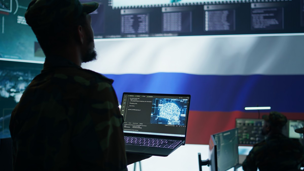 serwisy społecznościowe rosyjska dezinformacja wojna hybrydowa Wojciech Kotowicz