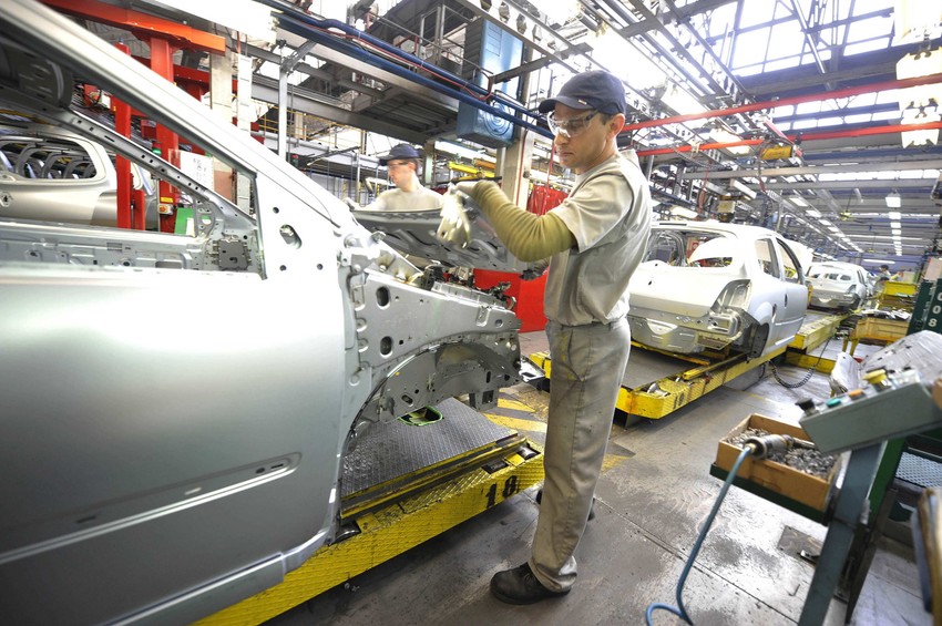 Poznavaoci prilika na tržištu kažu da je najveća šansa srpskog izvoza u automobilskoj industriji, i to pre svega u proizvodnji auto-komponenti