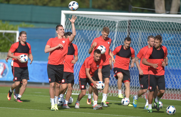 Euro 2016: Tłum kibiców oglądał w La Baule trening biało-czerwonych