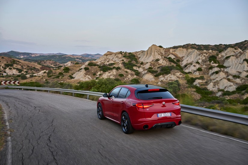 Alfa Romeo Stelvio Tributo Italiano - zdjęcie poglądowe