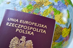 Paszport RP na celowniku cudzoziemców. Rekordowa liczba wniosków o uzyskanie polskiego obywatelstwa