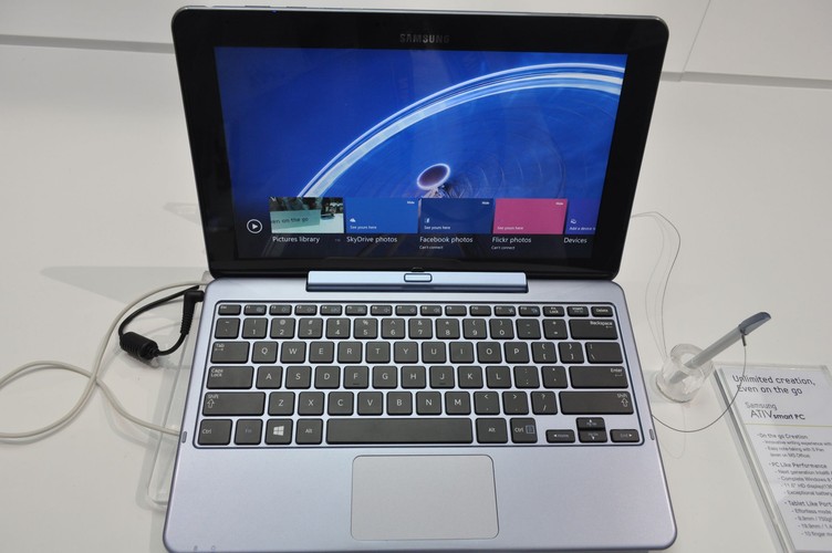 Tablet PC z podłączoną klawiaturą