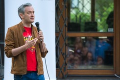 Biedroń odbiera głosy Platformie. NAJNOWSZY SONDAŻ