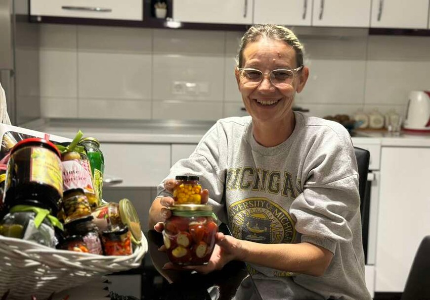 Vesna-Bosnjak-i-plodovi-nejne-baste-foto-Mirjana-Ribic-872x610