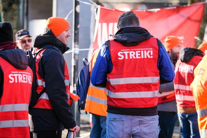 Wessis i Ossis. Mijają 33 lat od zjednoczenia, a różnice zarobków w Niemczech wciąż olbrzymie