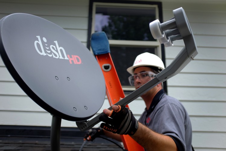 <b>10. DISH Network - 520 miejsce w rankingu</b> 
<br>
<br>
DISH Network to druga co do wielkości amerykańska platforma cyfrowa działająca od 1996 roku. Platforma powstała jako usługa firmy EchoStar, a obecnie jest samodzielną spółką giełdową notowaną na NASDAQ.
<br>
<br>
DISH Network w maju 2012 roku transmitował następujące stacje polskojęzyczne: Baby TV Polish, iTVN, Polsat 2, Religia Television oraz TVN 24. Polski pakiet zawierał również kanały Euronews (z dźwiękiem w językach angielskim i portugalskim) i Kino Europa.