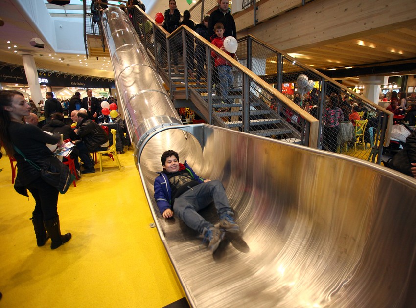 Tobogan oduševio najmlađe