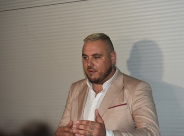 FILIP CAR NAPRAVIO HAOS U ELITI 9 ZA VASKRS: Stanija Dobrojević ne može da skine osmeh sa lica!