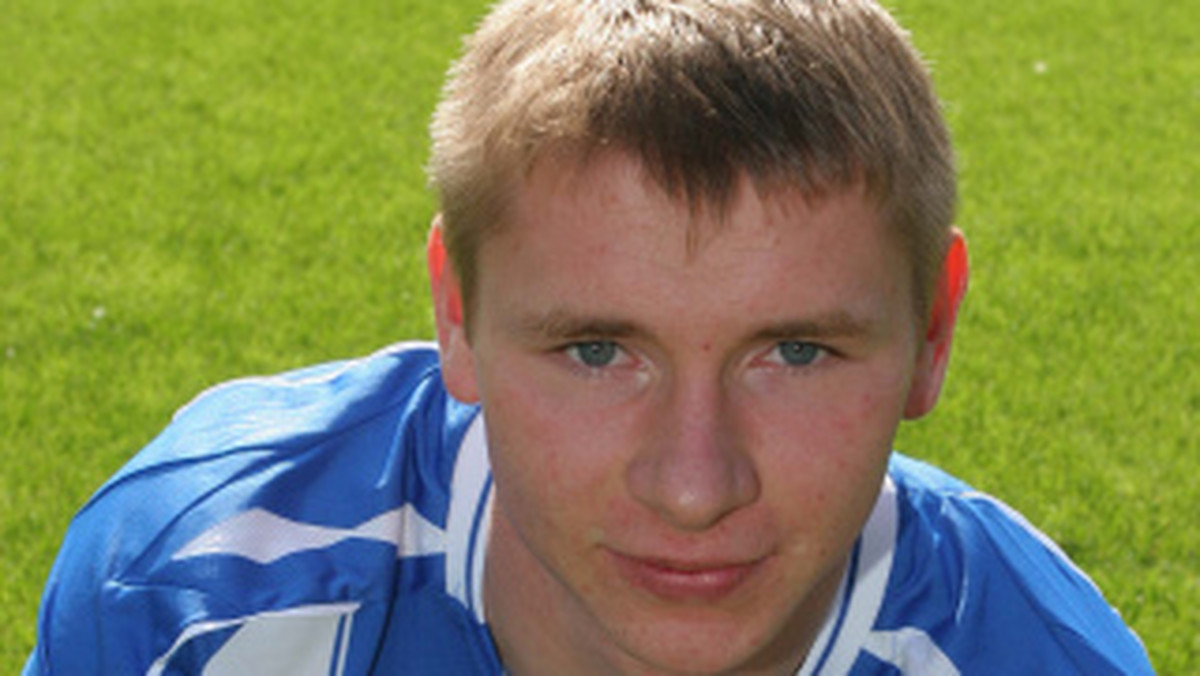 Tomasz Kupisz jest pierwszym zawodnikiem, który zasili zespół Jagiellonii Białystok w nowym sezonie. Reprezentujący ostatnio barwy angielskiego Wigan Athletic napastnik podpisał w środę roczny kontrakt, z opcją przedłużenia o kolejne trzy lata - poinformował oficjalny serwis białostockiego klubu.
