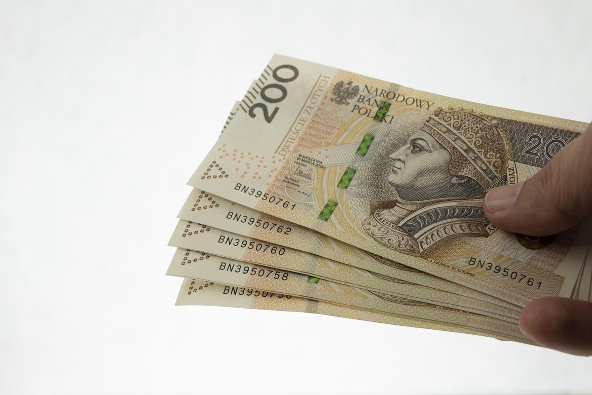 Ponad 8,5 tys. zł brutto wynosi mediana wynagrodzeń w 24 najbogatszych gminach w Polsce. W czterech przekracza nawet 10 tys. zł. Tymczasem w 142 gminach jest ona dwa razy niższa, a w 23 równa… płacy minimalnej.