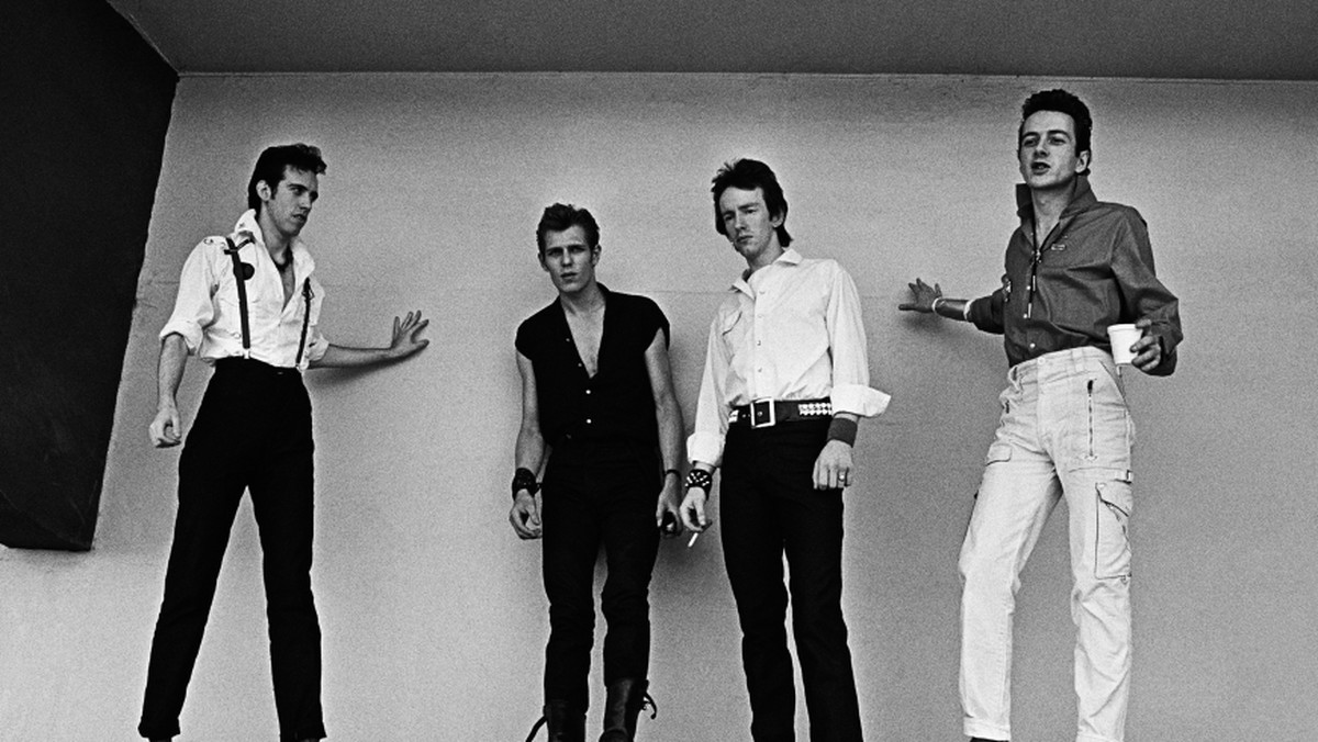 35 lat temu, 8 kwietnia 1977 roku ukazał się legendarny, debiutancki album grupy The Clash. Na imiennym debiucie znalazł się m.in. singiel "White Riot".