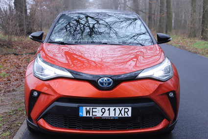 Hybrydy do miasta. Hyundai Kona i Toyota C-HR. Sprawdziliśmy, co oferują