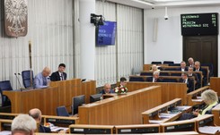 Senatorowie biją w Morawieckiego: Trefniś. Obwinia Senat za to, że nie umie rządzić