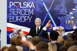 Jarosław Kaczyński: Trzeba też pamiętać, że rozstrzygający bój o przyszłość naszej ojczyzny odbędzie się na jesieni. Musimy też zwyciężyć, i to jeszcze bardziej zwyciężyć niż teraz 