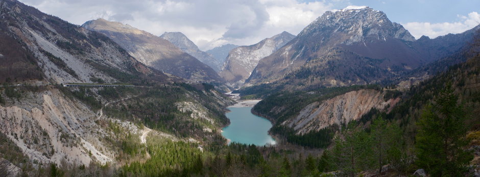 Zbiornik nad zaporą Vajont