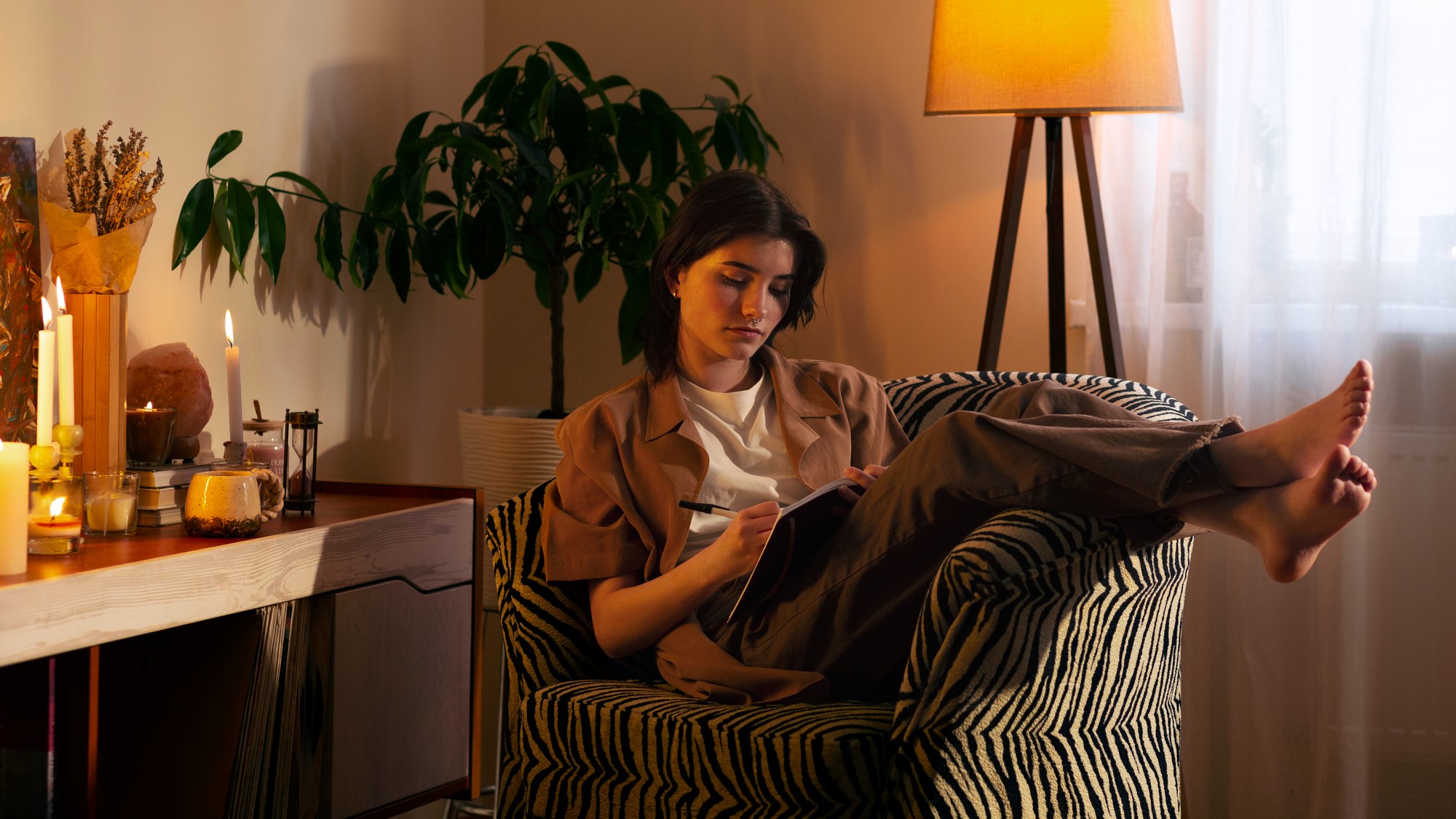 Psychológia odhalila vlastnosť ľudí, ktorí v piatok večer nechodia von.