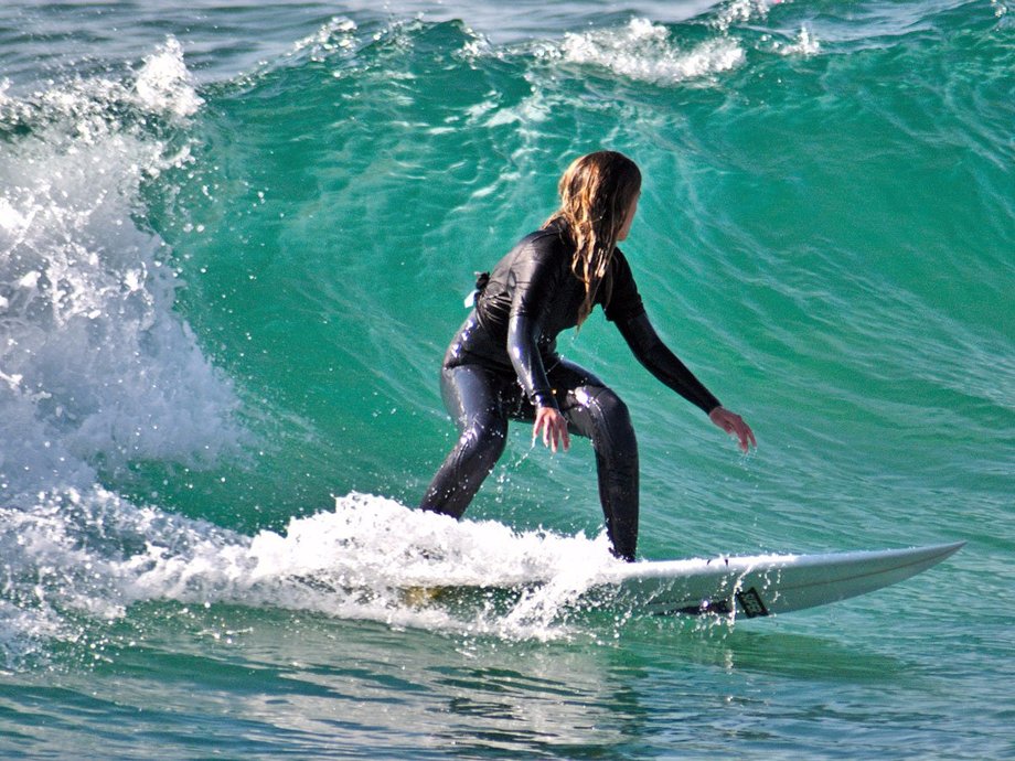 Hotel Monarch Beach Resort w Dana Point (Kalifornia) zaprasza na surfing. 