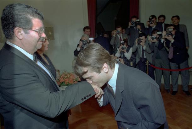 Naim Süleymanoğlu na spotkaniu z prezydentem Turcji Turgutem Özalem, Ankara, 1990 r.