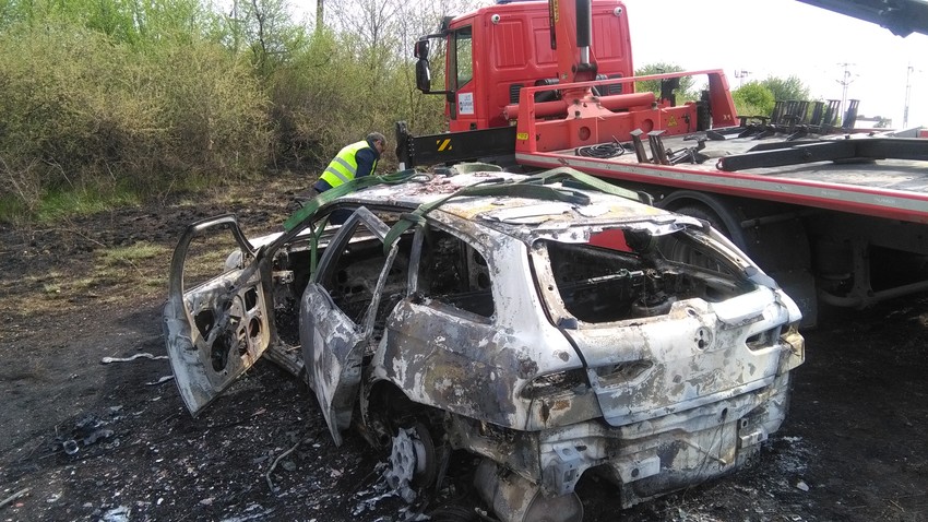 Kola zapaljena nakon pljačke