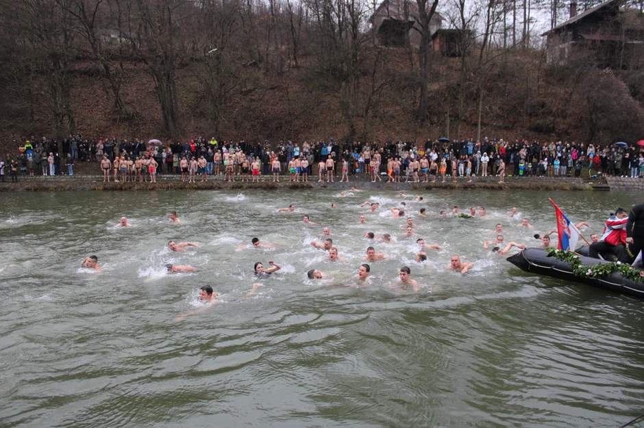 Valjevo, plivanje za časni krst 2024.