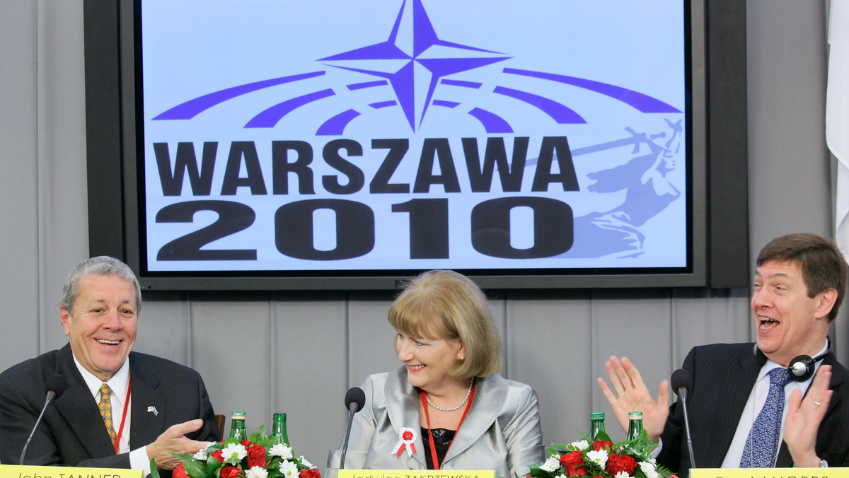Członkostwo Rosji w NATO to na razie problem czysto teoretyczny - powiedział PAP szef polsko-rosyjskiego zespołu do spraw trudnych, były szef MSZ Adam Rotfeld.