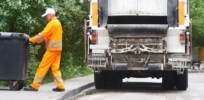 Cofał śmieciarką, zabił mężczyznę